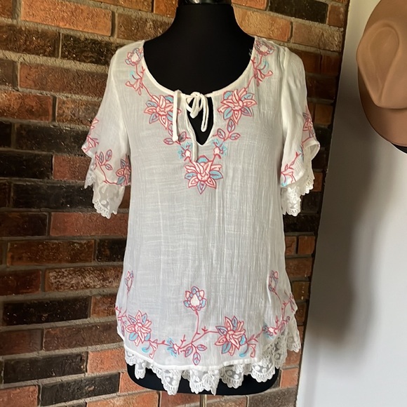 Monoreno White Blouse with Pink and Blue Embroidery - Picture 1 of 4